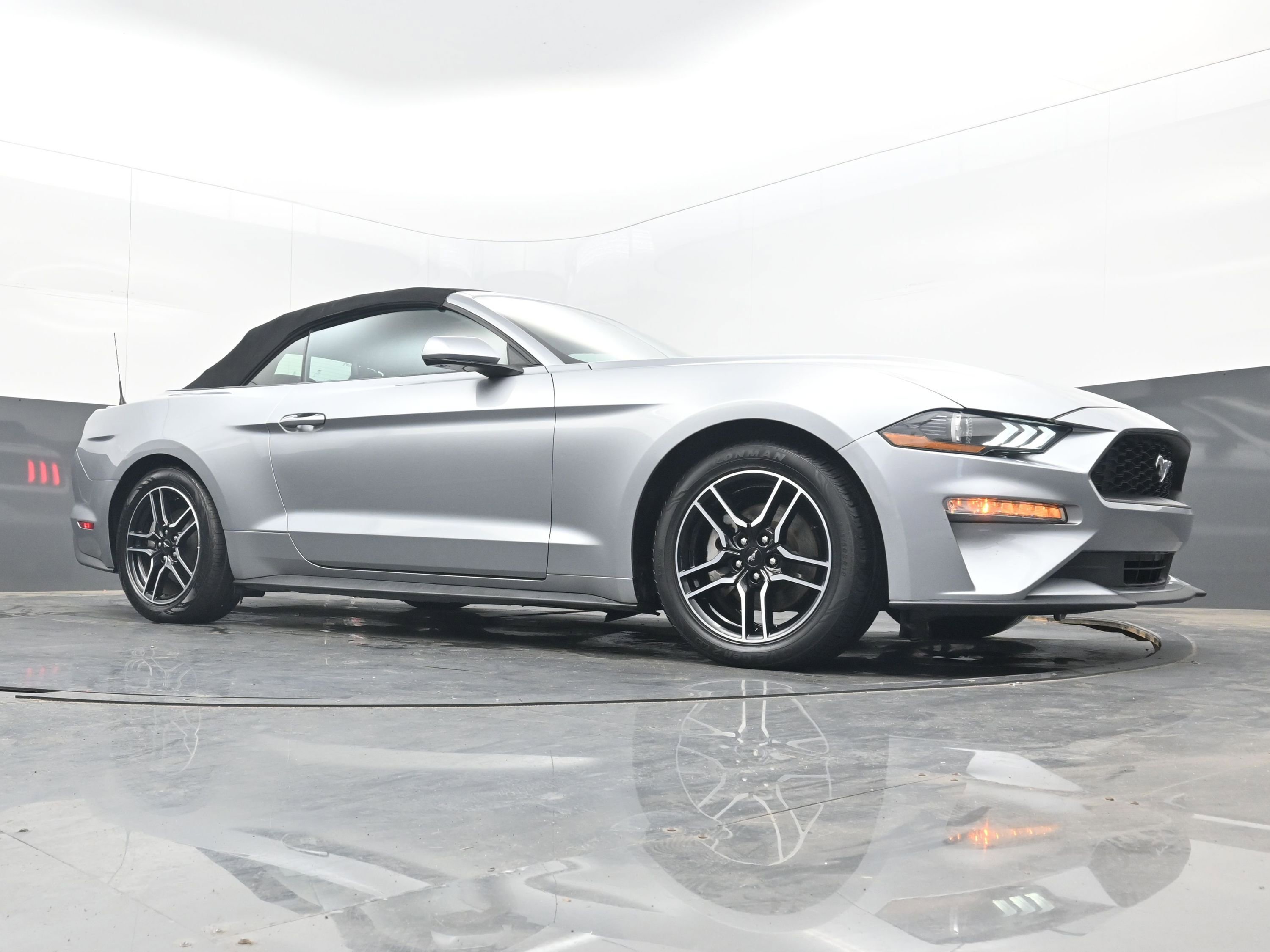 Used 2023 Ford Mustang Premium image 18