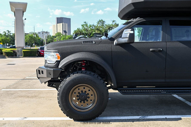 Used 2024 RAM 5500 4x4 Crew Cab image 4