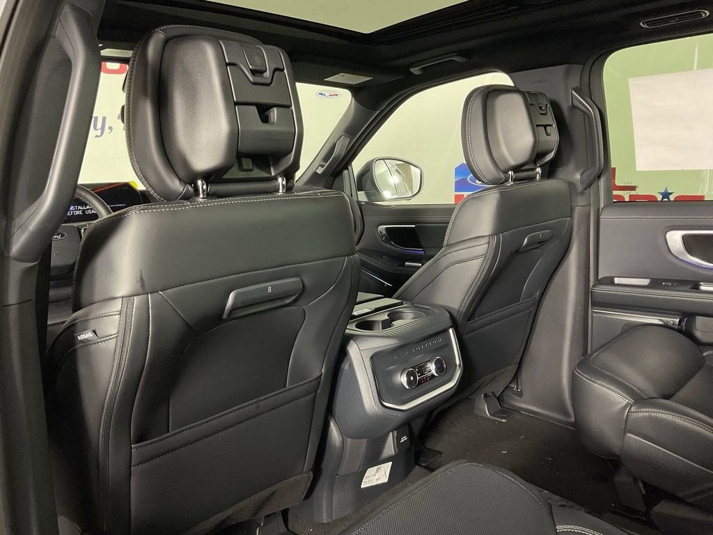 New 2026 Ford Expedition Platinum w/ Stealth Appearance Package image 15