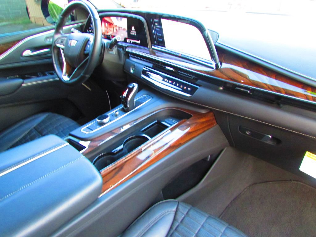 Used 2021 Cadillac Escalade Sport Platinum w/ LPO, ONYX Package image 20