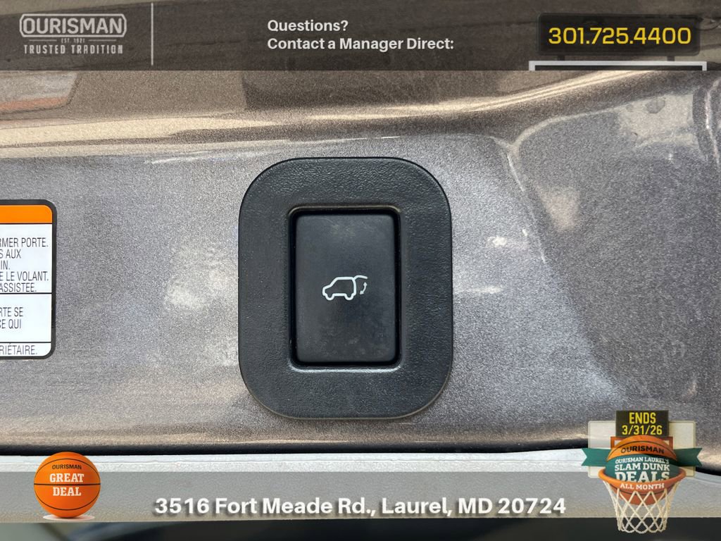 Used 2015 Toyota Sienna XLE w/ XLE Navigation Package image 21