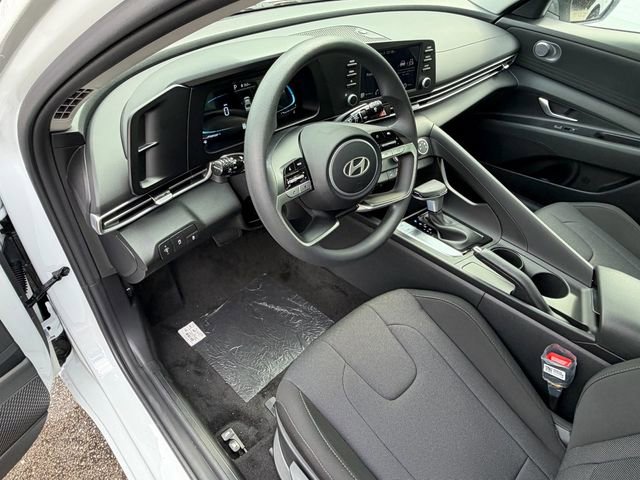 New 2026 Hyundai Elantra SE w/ Cargo Package image 9
