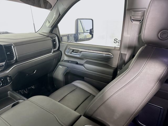 Used 2024 Chevrolet Silverado 3500 LTZ w/ LTZ Convenience Package image 26