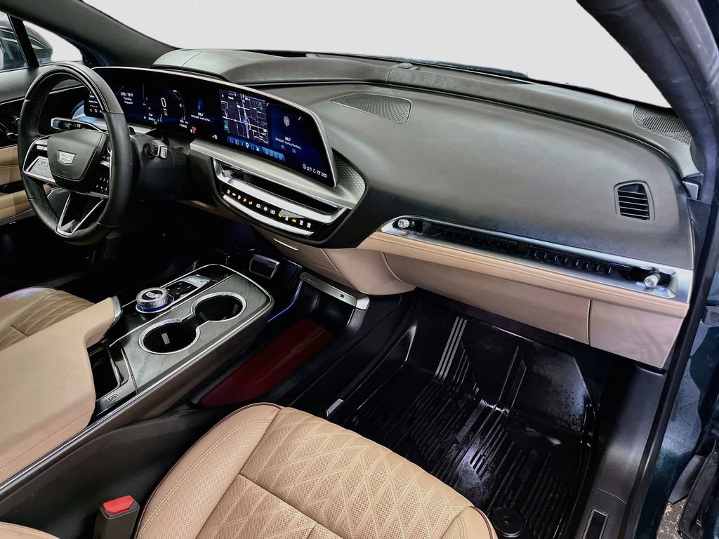 Used 2026 Cadillac Lyriq Signature Luxury w/ Nappa Leather Package AWD/4WD image 31