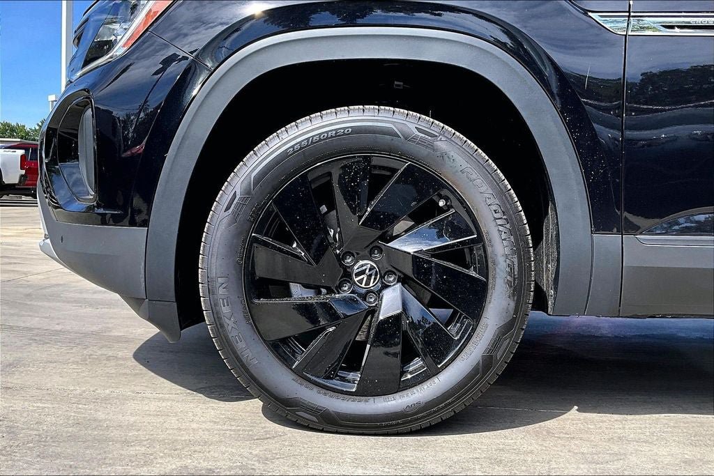 New 2026 Volkswagen Atlas Cross Sport SE FWD image 8