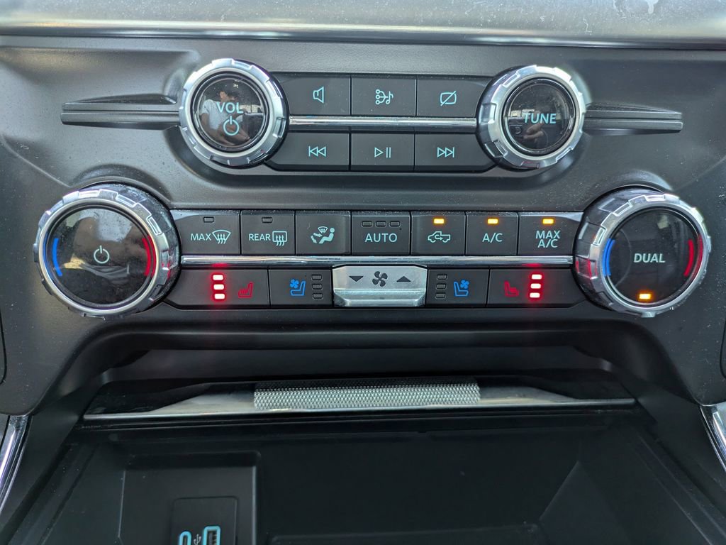 Used 2022 Ford F150 Lariat w/ Tow Technology Package image 23