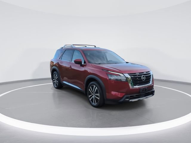 Used 2023 Nissan Pathfinder Platinum AWD/4WD image 2