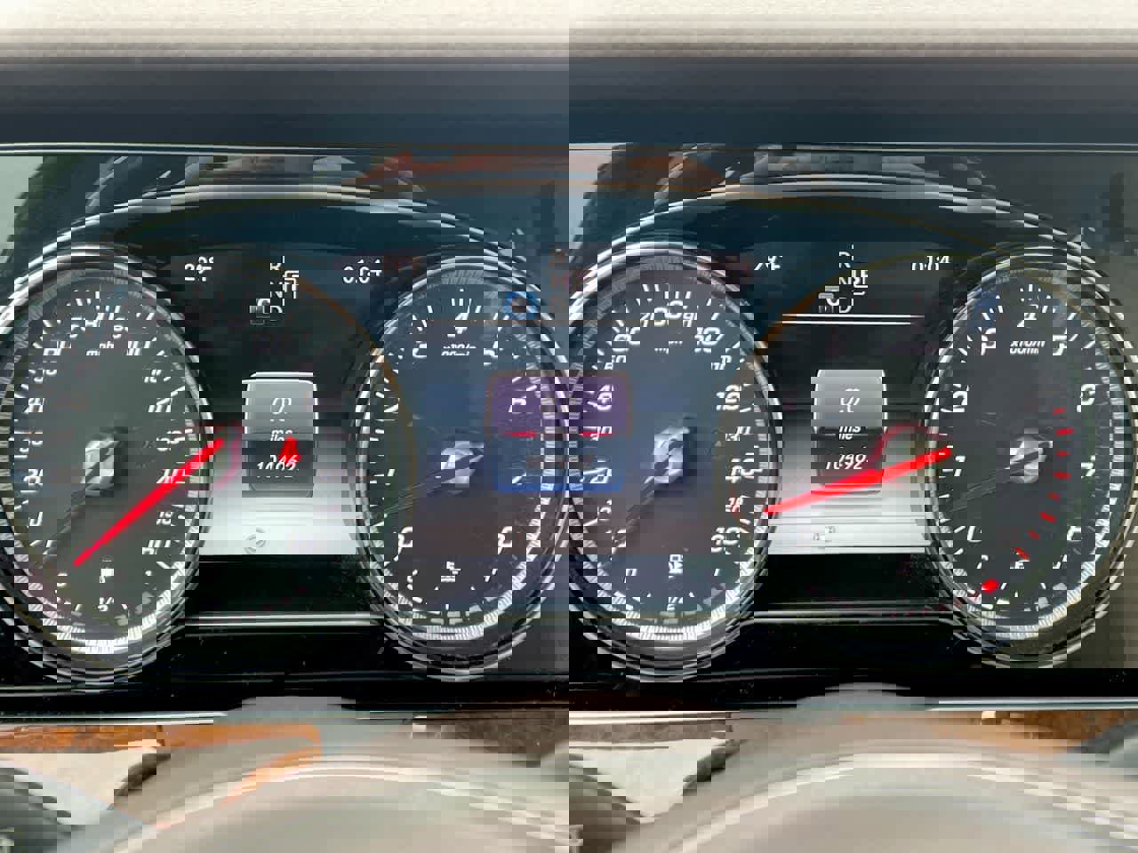 Used 2017 Mercedes-Benz E 400 4MATIC Wagon image 28