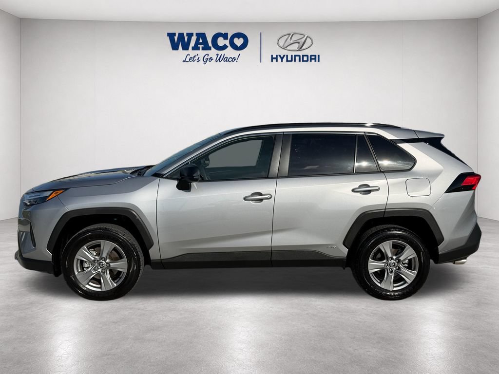 Used 2025 Toyota RAV4 LE AWD/4WD image 4