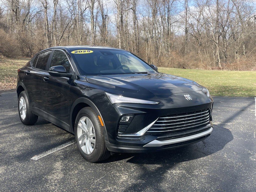 Used 2025 Buick Envista Preferred image 1