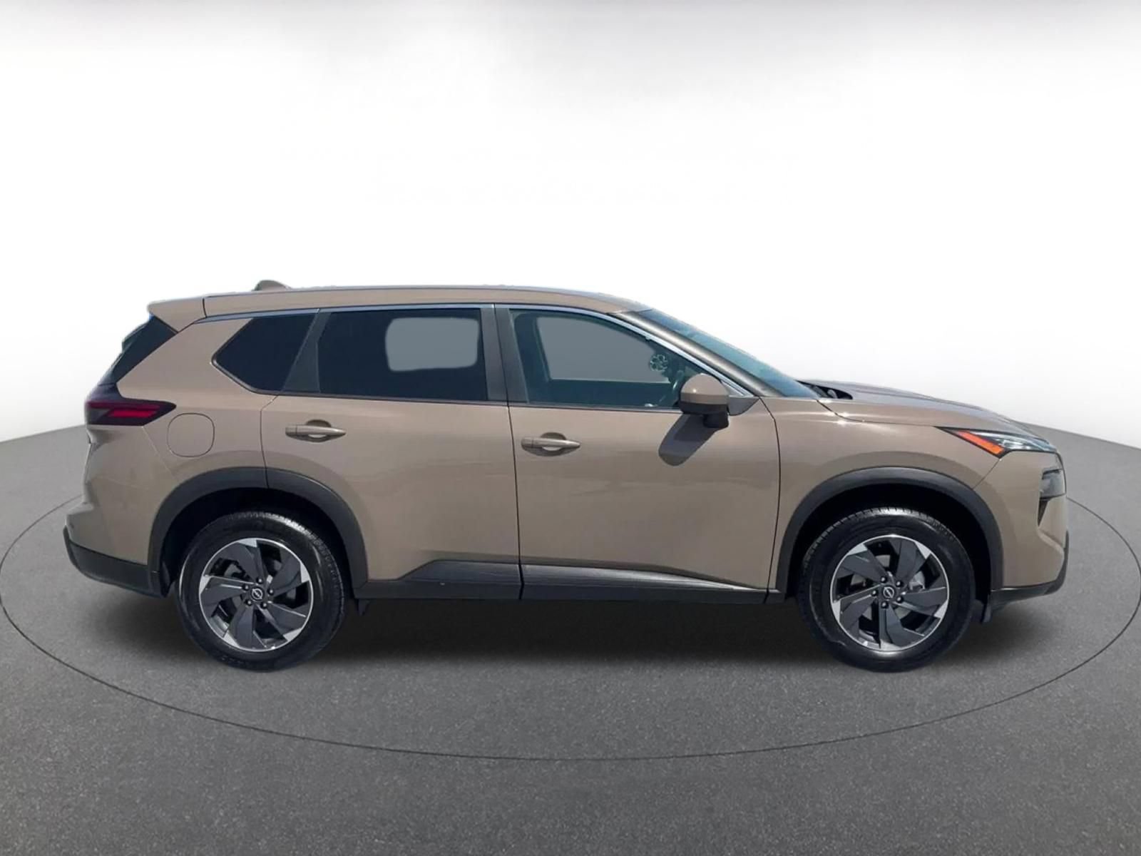 Used 2025 Nissan Rogue SV FWD image 15