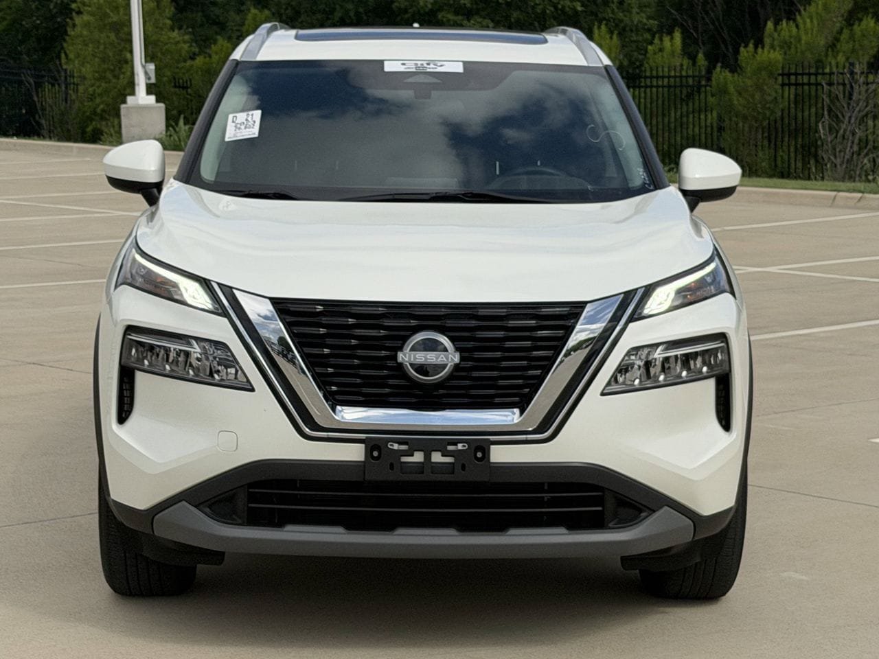 Used 2023 Nissan Rogue SV w/ SV Premium B Package FWD image 5