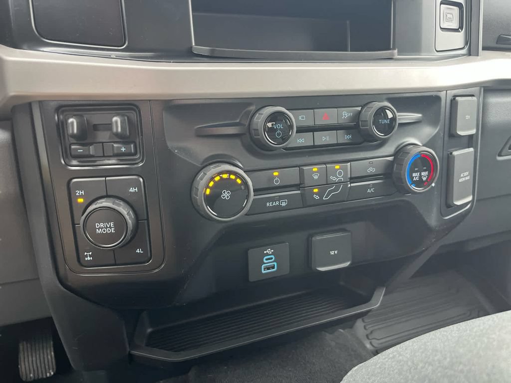 New 2026 Ford F350 XLT w/ 360-Degree Camera Package AWD/4WD image 21