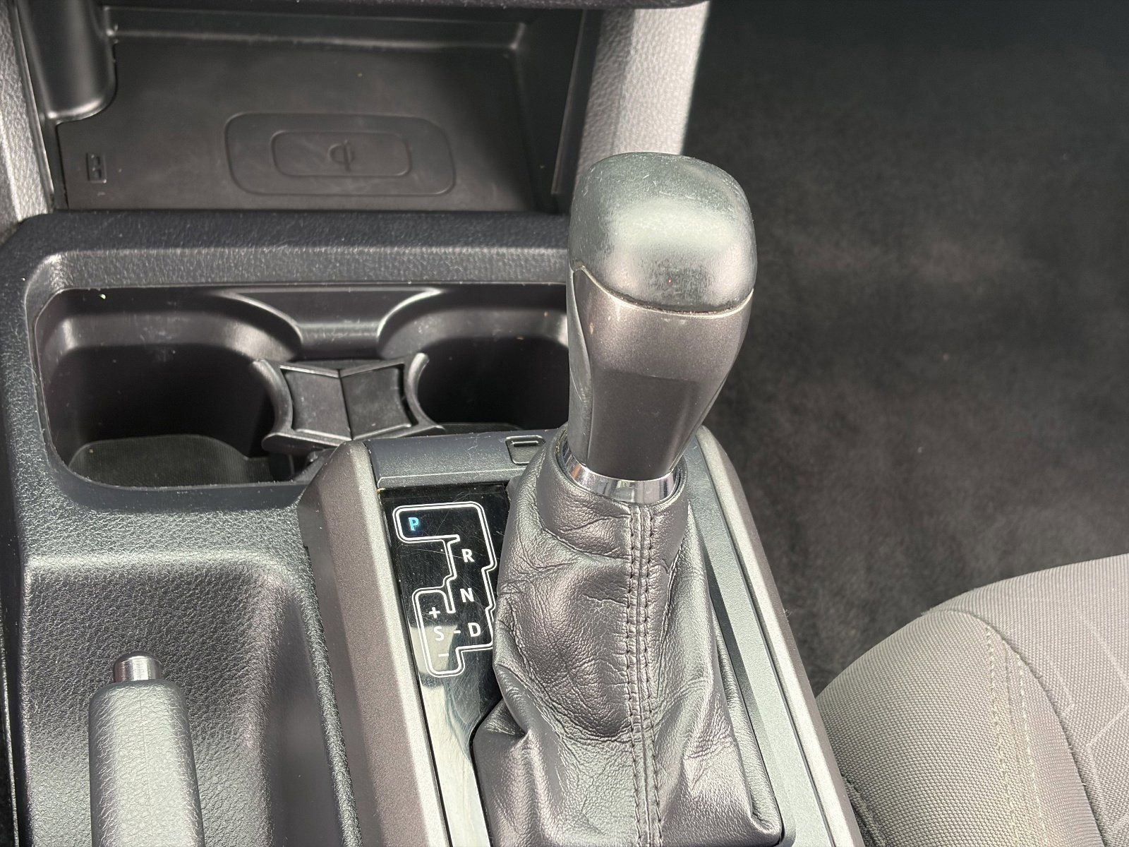 Used 2017 Toyota Tacoma TRD Sport image 31