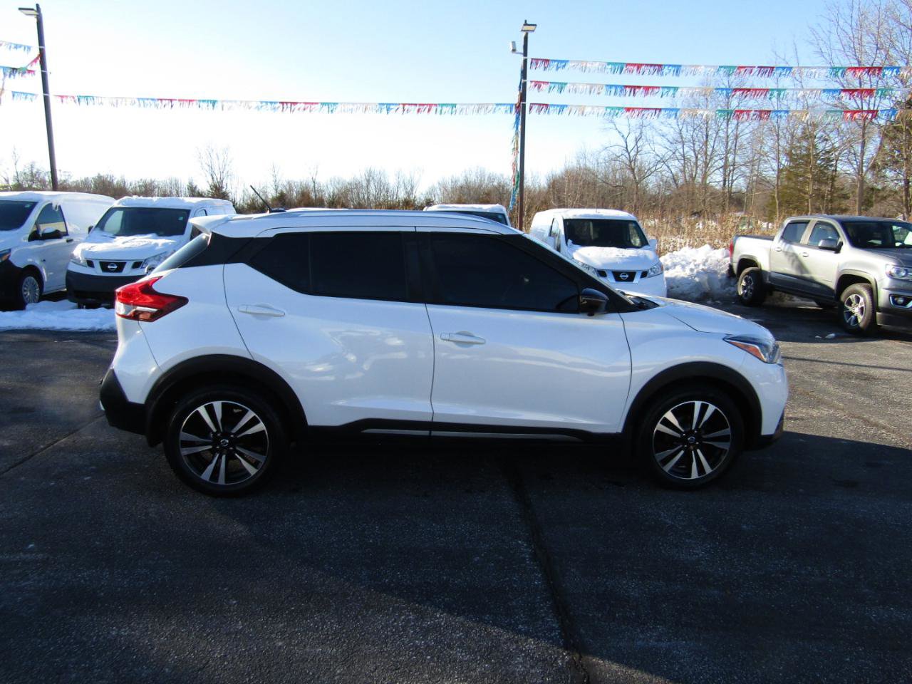 Used 2020 Nissan Kicks SR image 8