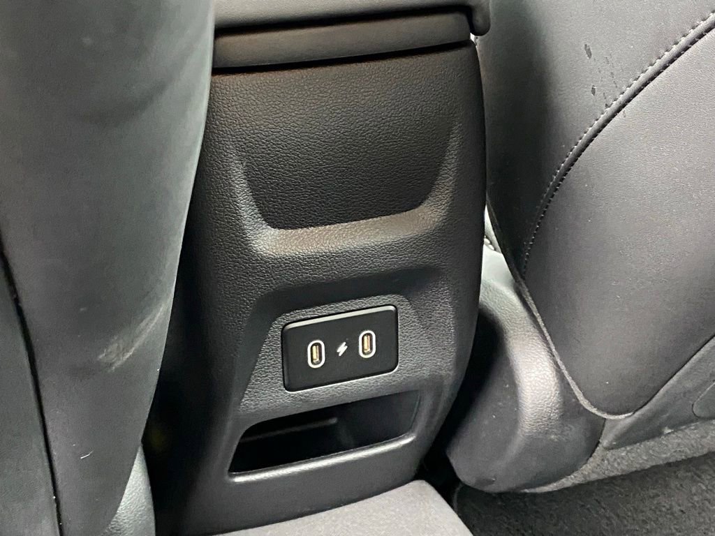 Used 2024 Hyundai Venue Limited image 30