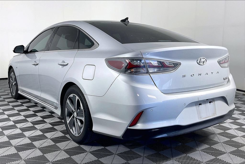 Used 2019 Hyundai Sonata Limited w/ Ultimate Package 02 FWD image 2