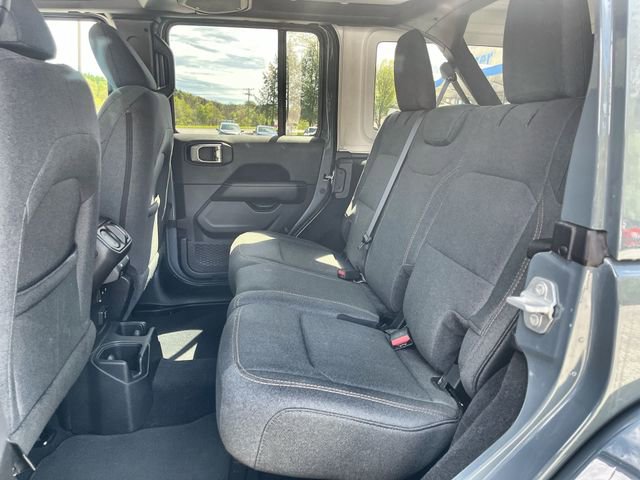 Used 2026 Jeep Wrangler Unlimited Sahara AWD/4WD image 25