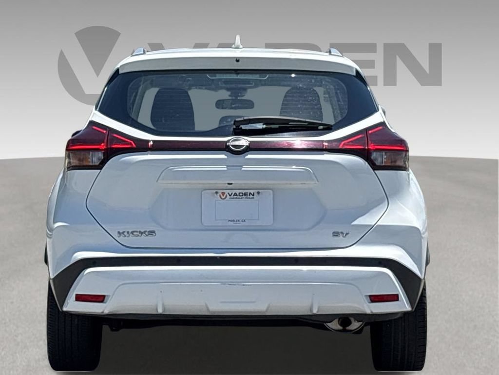 Used 2023 Nissan Kicks SV FWD image 9