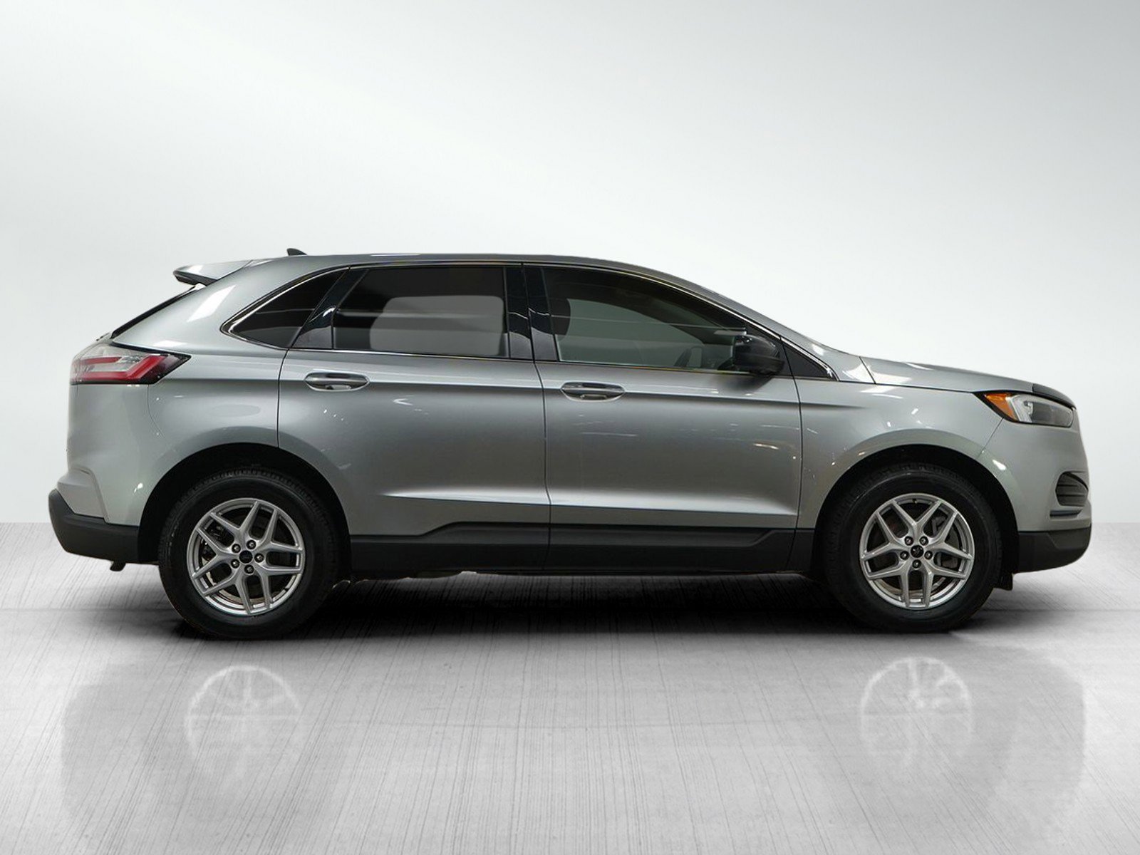 Used 2024 Ford Edge SEL image 6