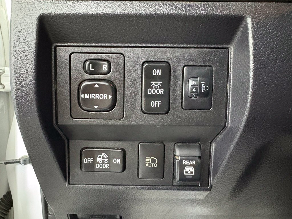Used 2020 Toyota Tundra SR5 w/ SR5 Leather Package AWD/4WD image 20