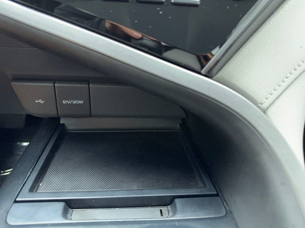 Used 2020 Toyota Camry LE image 25