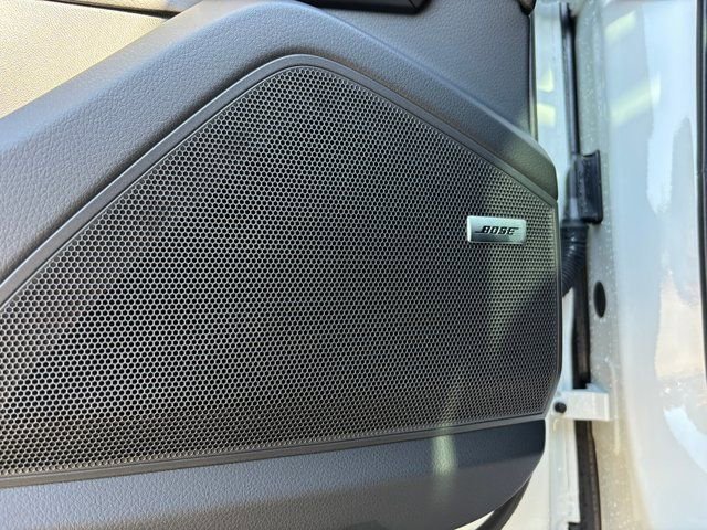 Used 2025 Porsche Cayenne AWD/4WD image 23