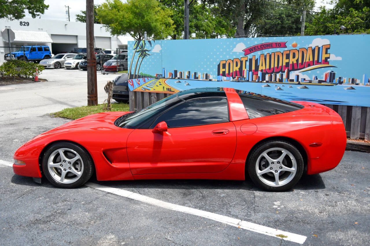 Used 2004 Chevrolet Corvette Coupe w/ Roof Package RWD image 7