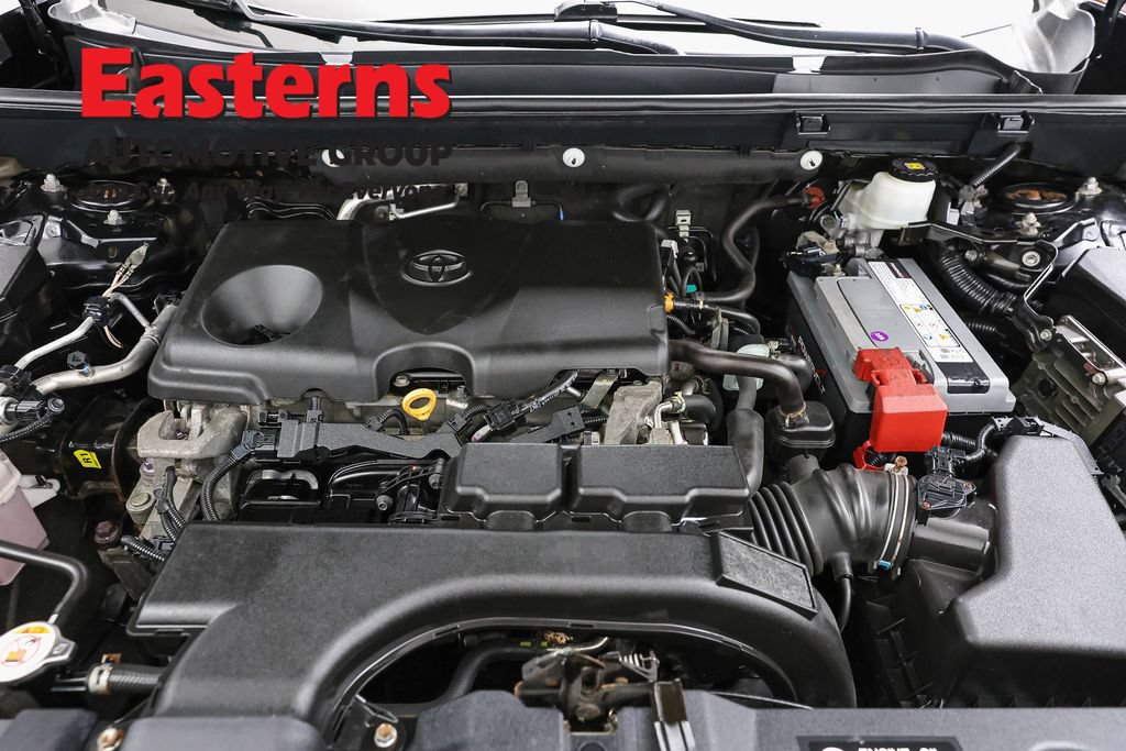 Used 2021 Toyota RAV4 XLE AWD/4WD image 7