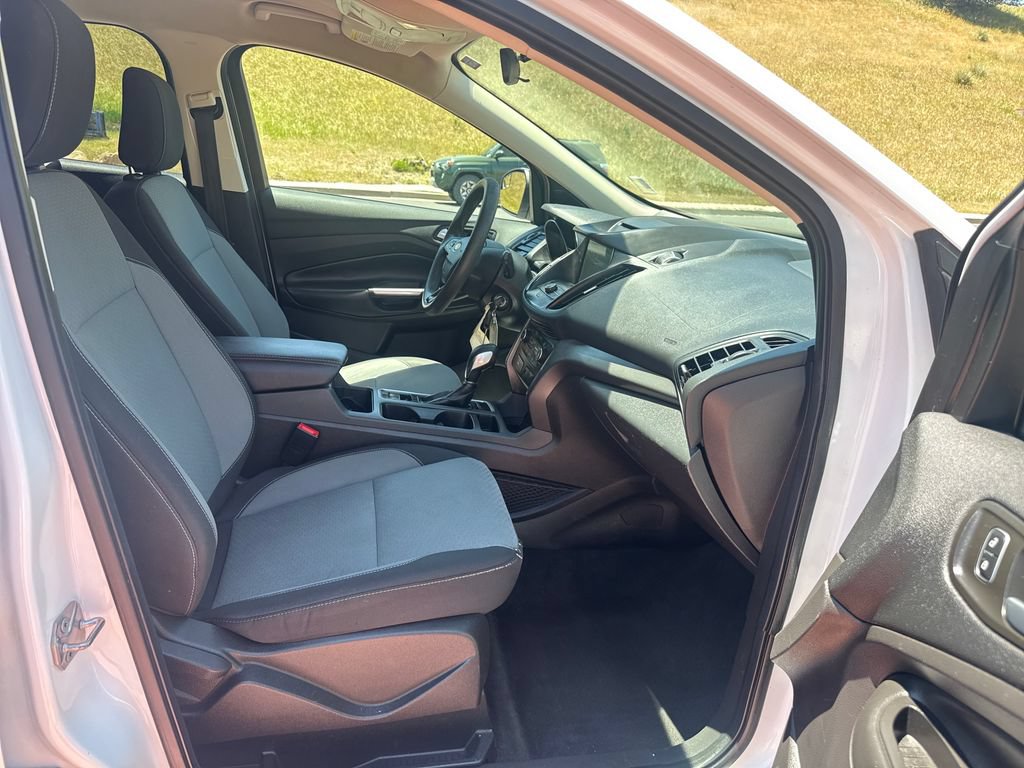 Used 2018 Ford Escape SE w/ SE Sync 3 Package AWD/4WD image 28