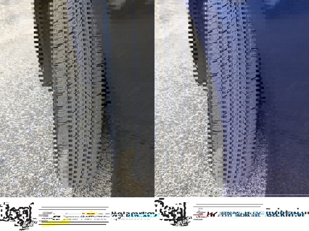 Used 2018 Kia Optima LX w/ 17" Alloy Wheels Package image 30