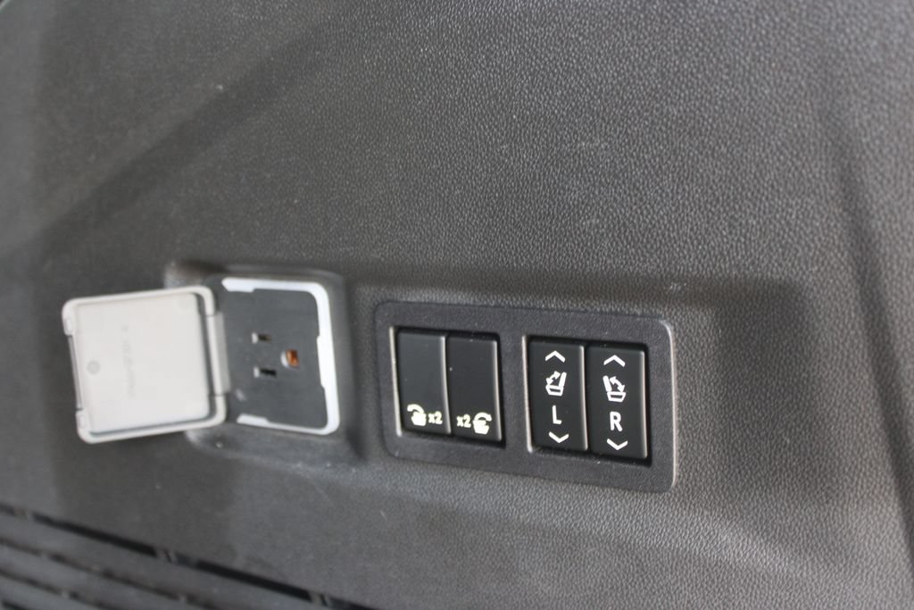 Used 2023 Chevrolet Tahoe RST w/ Luxury Package RWD image 19