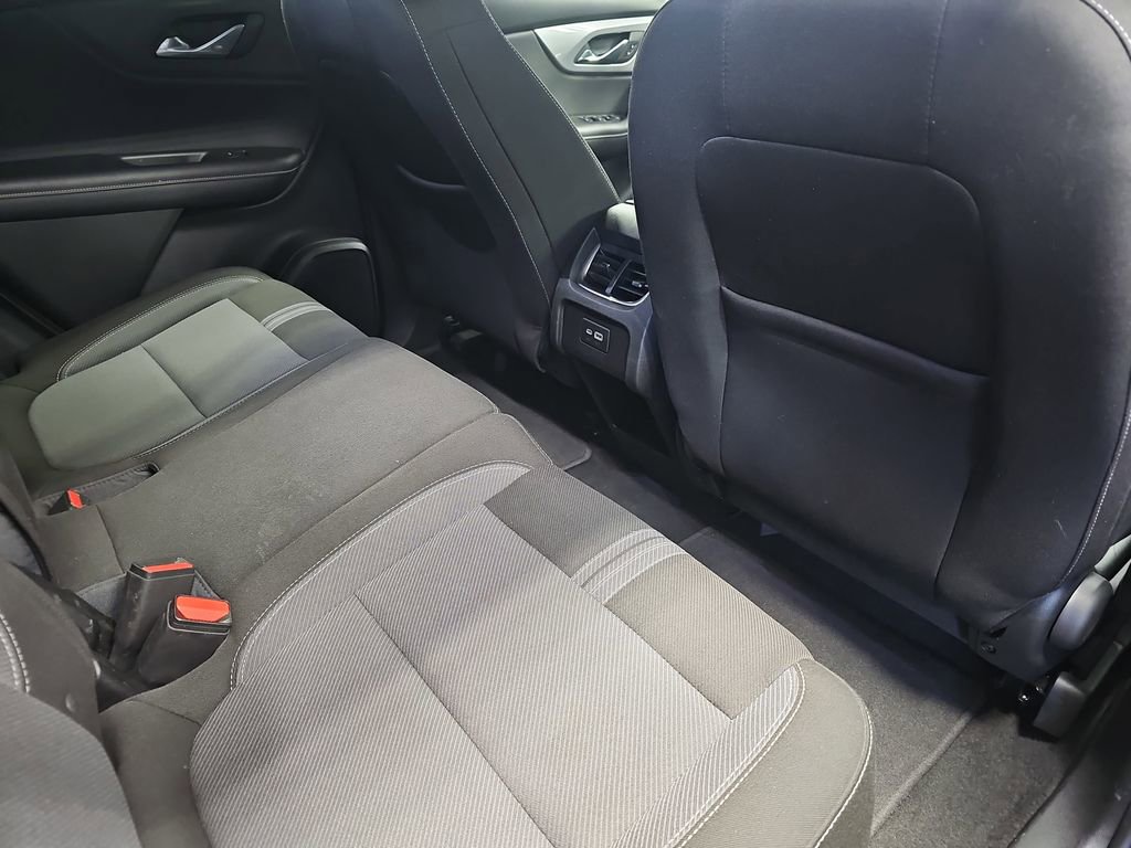 Used 2025 Chevrolet Blazer LT FWD image 11