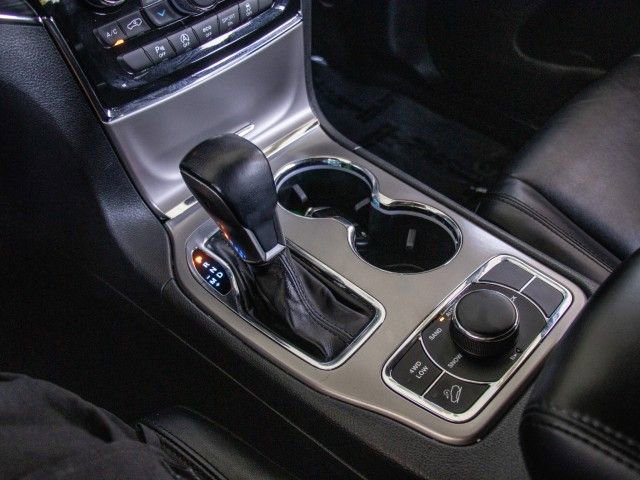 Used 2022 Jeep Grand Cherokee Limited image 17