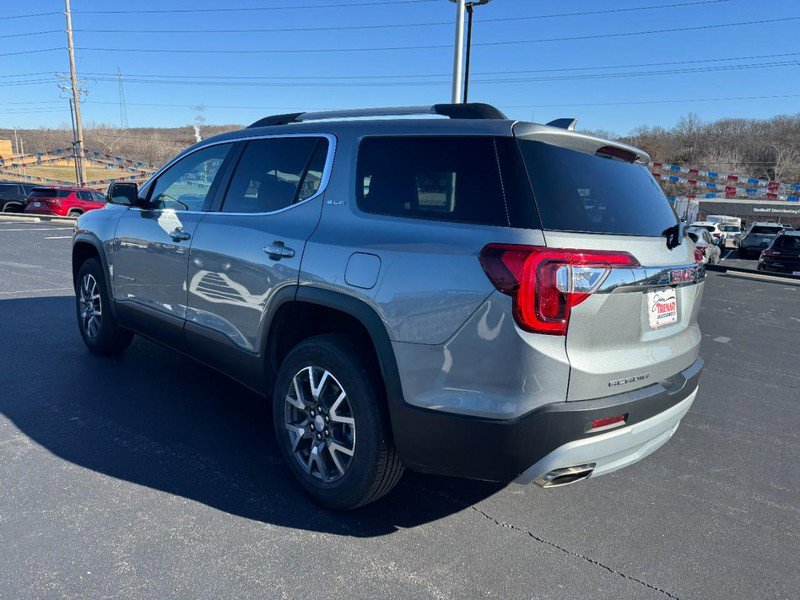 Used 2023 GMC Acadia SLE w/ Driver Convenience Package image 5