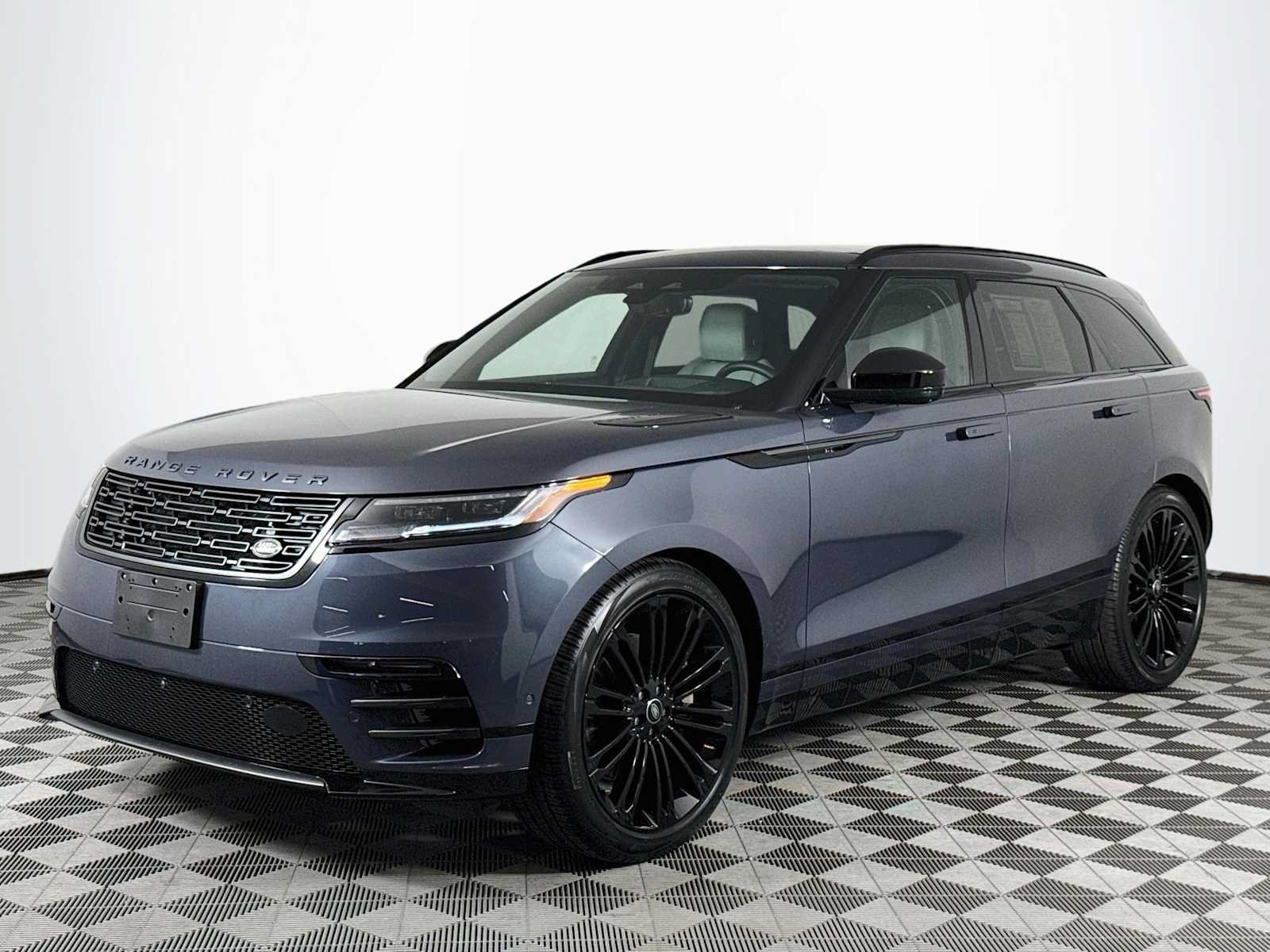 Used 2026 Land Rover Range Rover Velar Dynamic SE AWD/4WD image 1