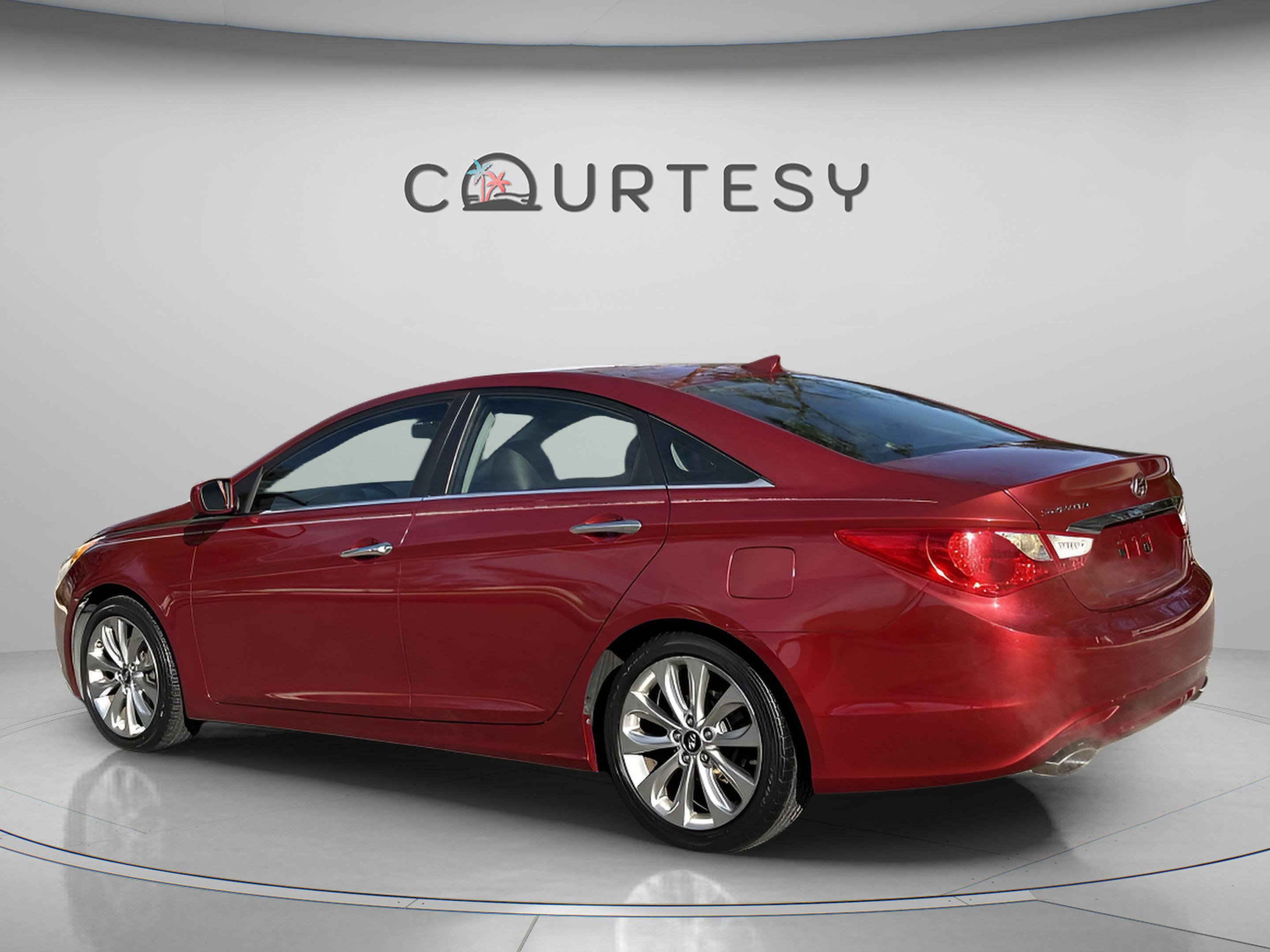 Used 2013 Hyundai Sonata SE w/ Navigation & Sunroof Pkg image 5