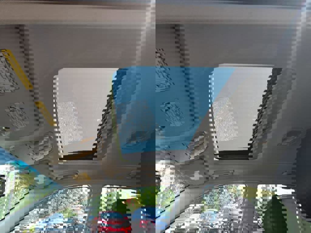 Used 2017 Kia Niro Touring image 11