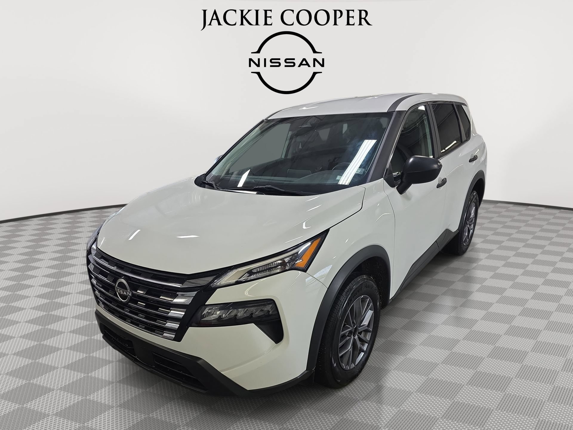 Used 2024 Nissan Rogue S AWD/4WD image 1