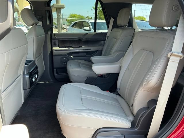 Used 2018 Ford Expedition Limited w/ Equipment Group 302A RWD image 16