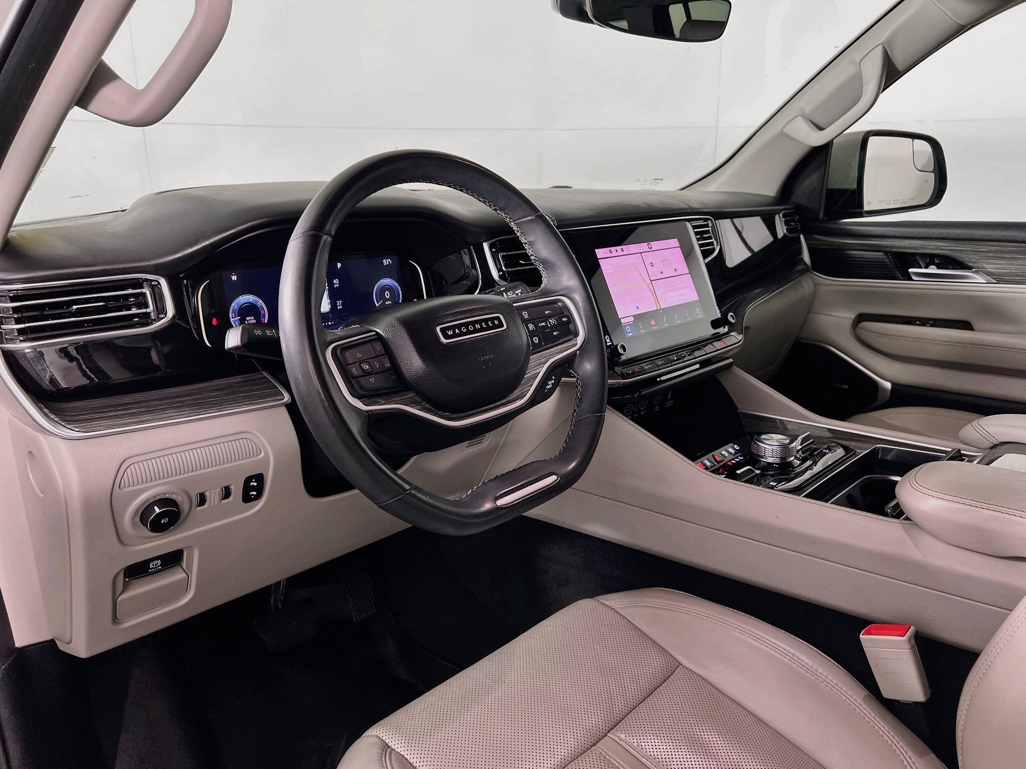 Used 2022 Jeep Wagoneer Series III w/ Rear Seat Video Group 1 AWD/4WD image 9