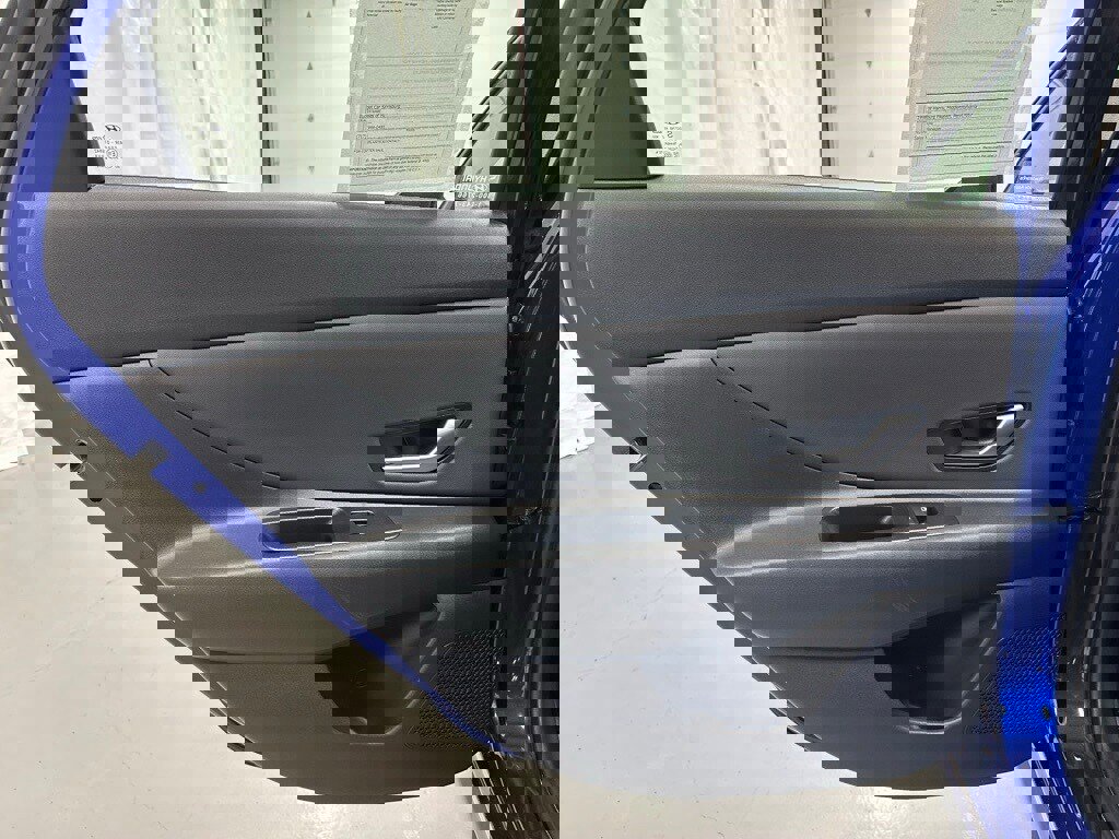 Used 2025 Hyundai Elantra SEL w/ Cargo Package image 41