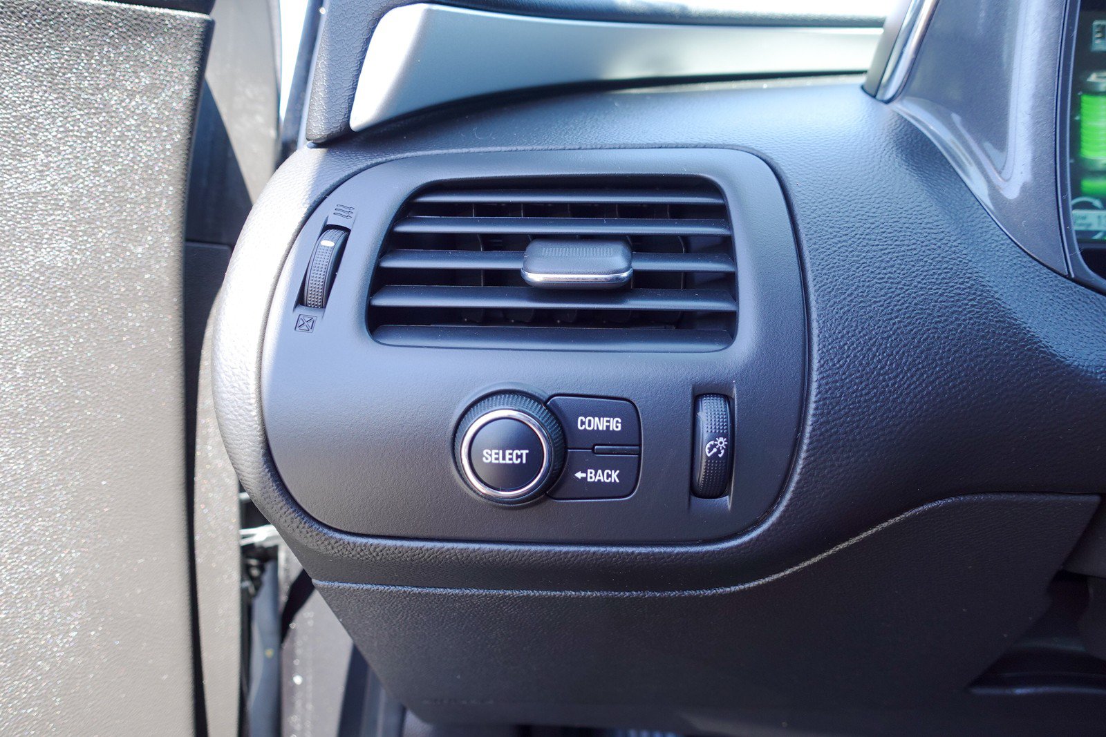 Used 2014 Chevrolet Volt Premium w/ Premium Trim Package FWD image 15