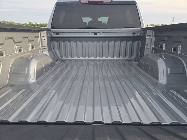 Used 2024 Chevrolet Silverado 1500 LT AWD/4WD image 19