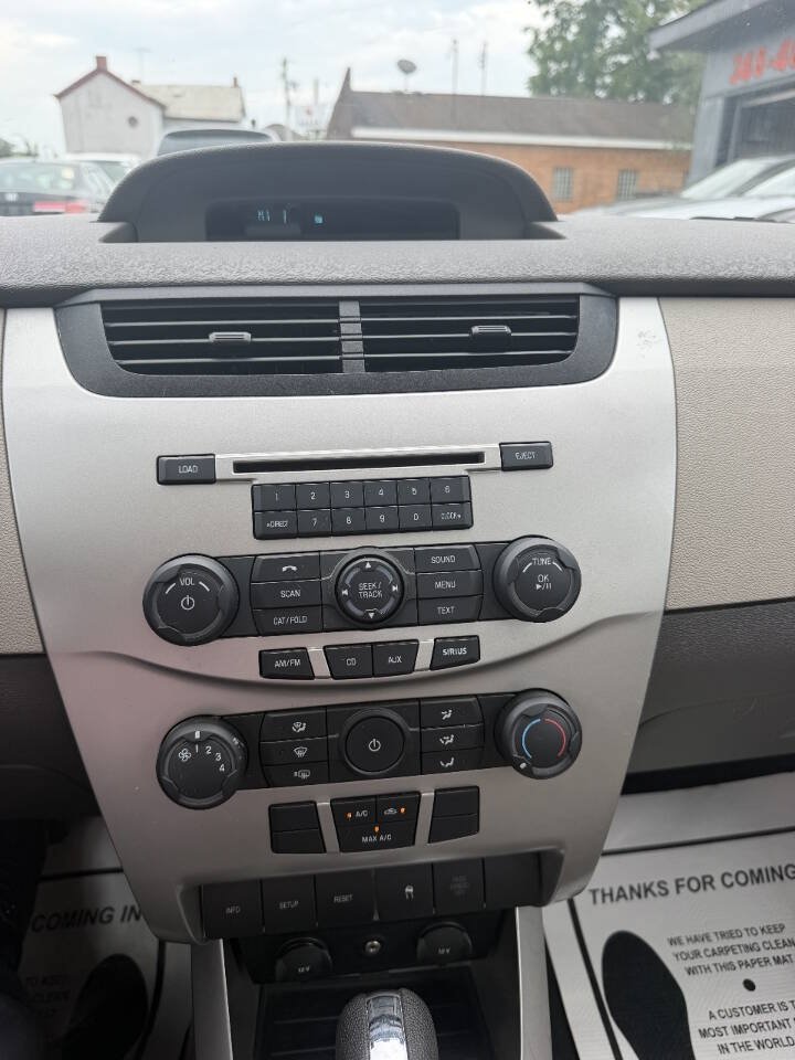 Used 2010 Ford Focus SE FWD image 10