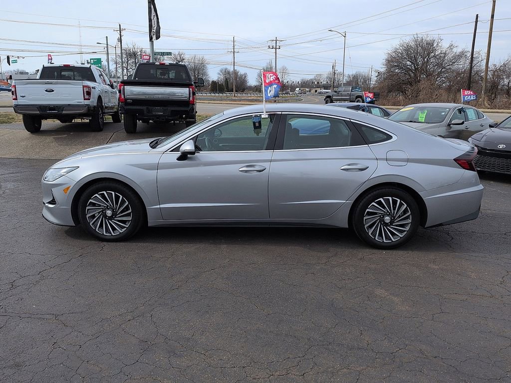 Used 2023 Hyundai Sonata SEL w/ Cargo Package image 4