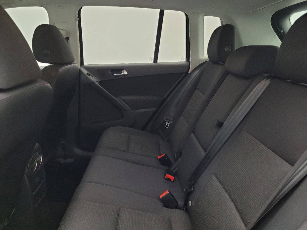 Used 2017 Volkswagen Tiguan S FWD image 18