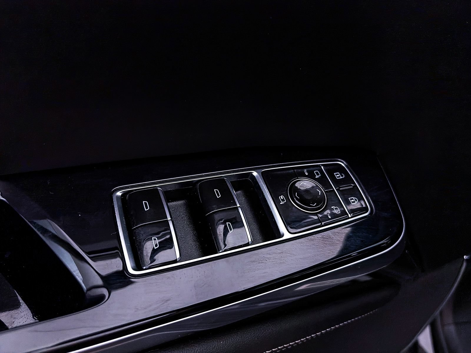 Used 2025 Cadillac Escalade Sport Platinum AWD/4WD image 21