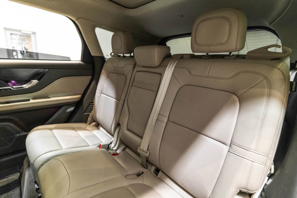 Used 2021 Lincoln Corsair AWD w/ Premium Package image 33