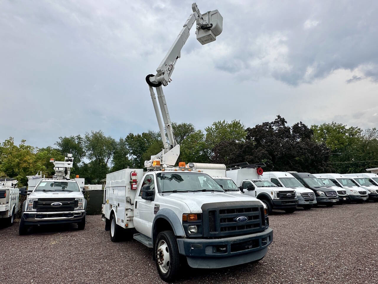Used 2009 Ford F550 2WD Regular Cab Super Duty image 33